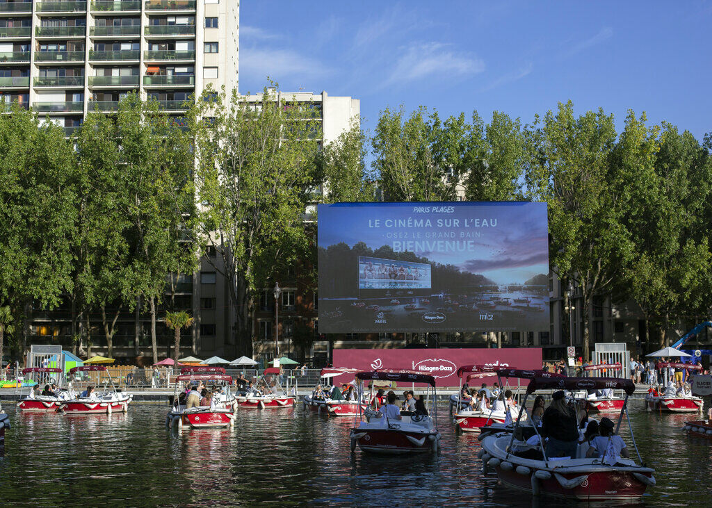 APTOPIX France Paris Beach